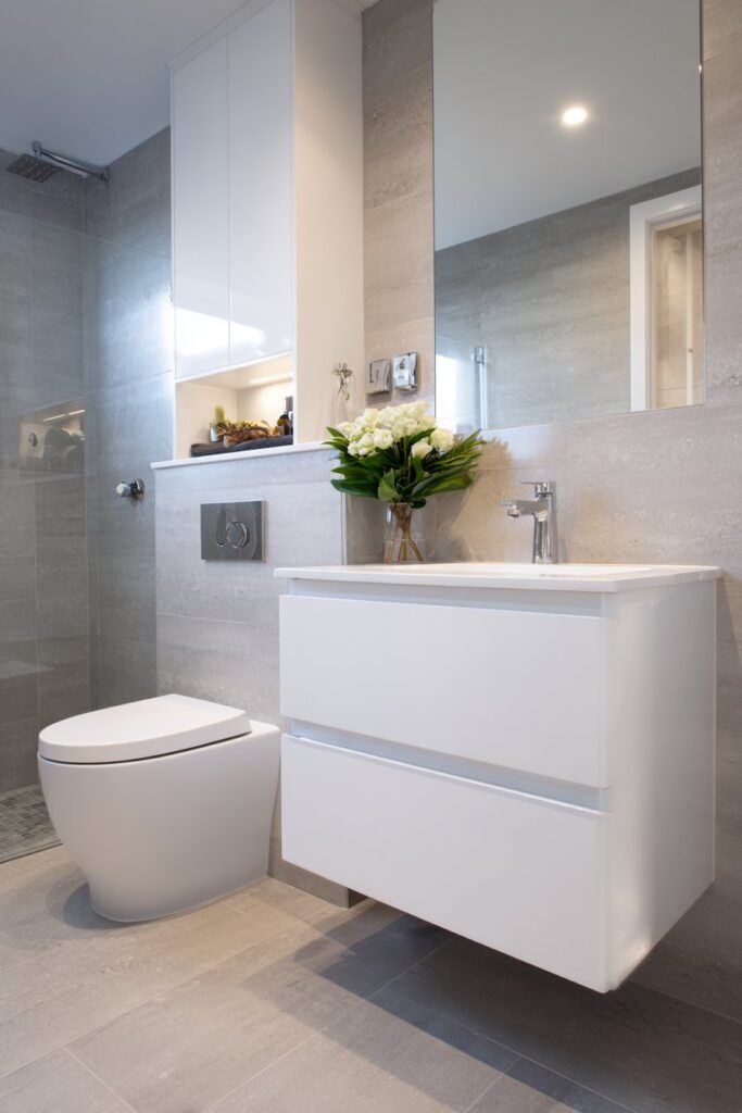 Floating Elements and Vertical Expansion