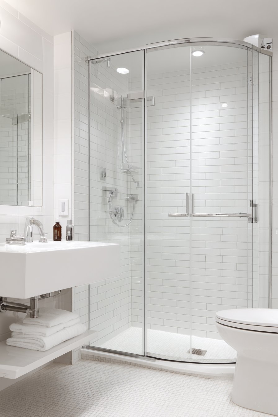 Corner Shower Efficiency with Modern Elegance