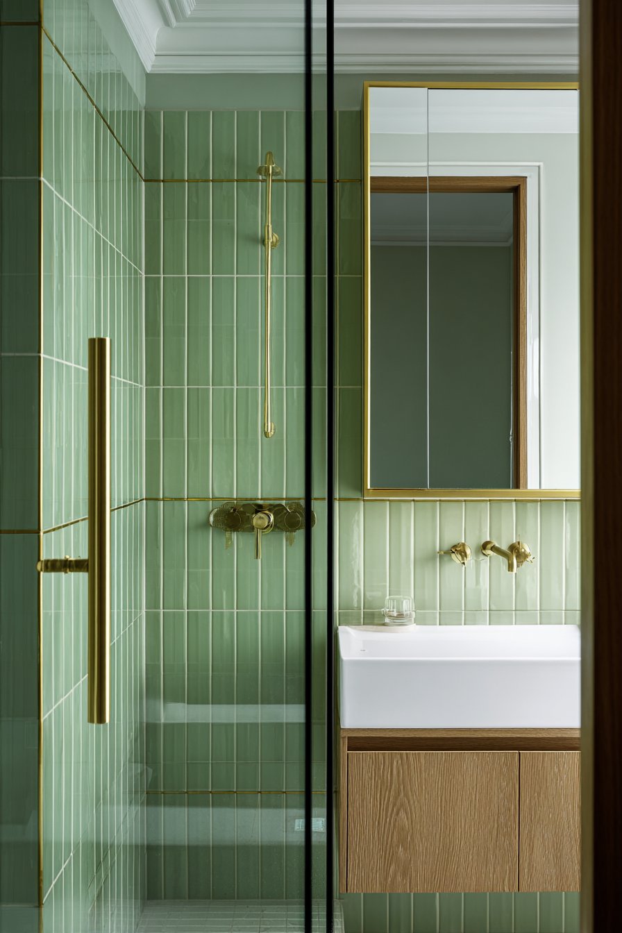 Modern Walk-In Shower Sanctuary