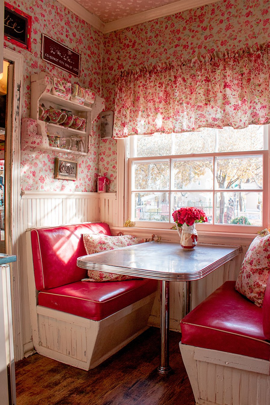 Cozy Breakfast Nook Creation