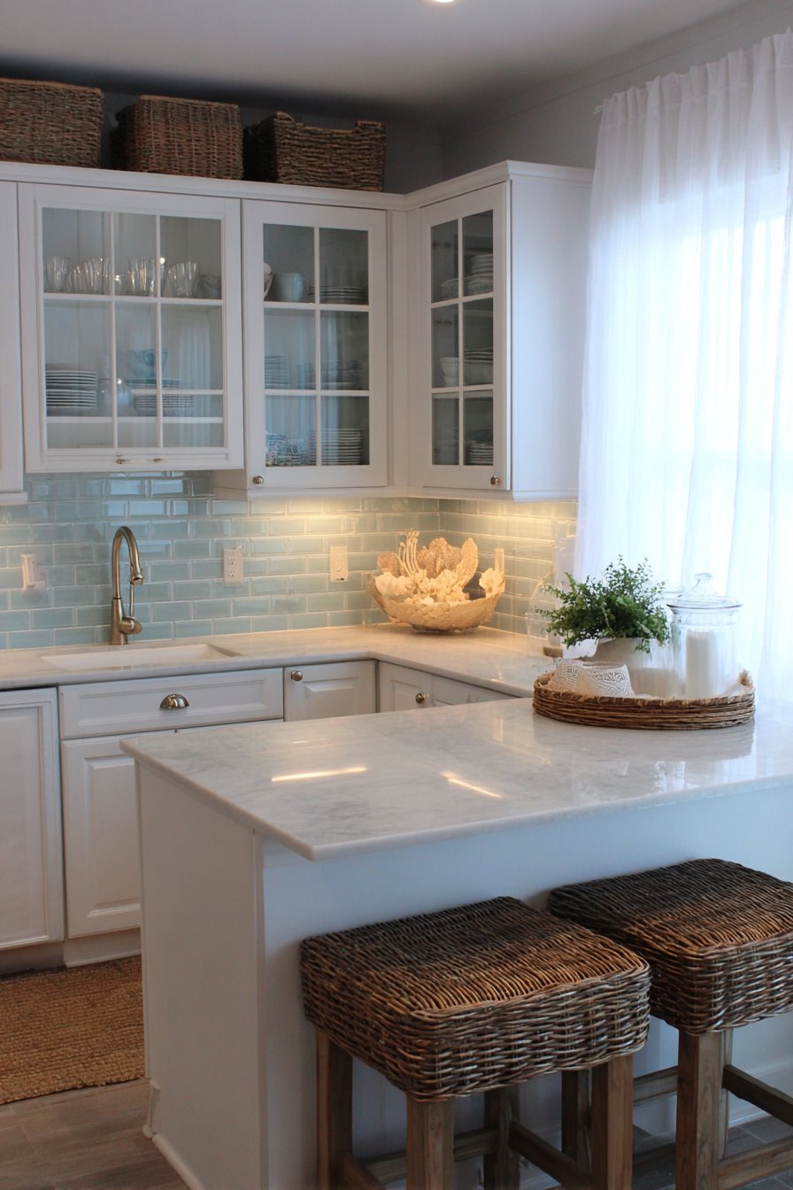 Coastal-Inspired Kitchen with Breezy Serenity