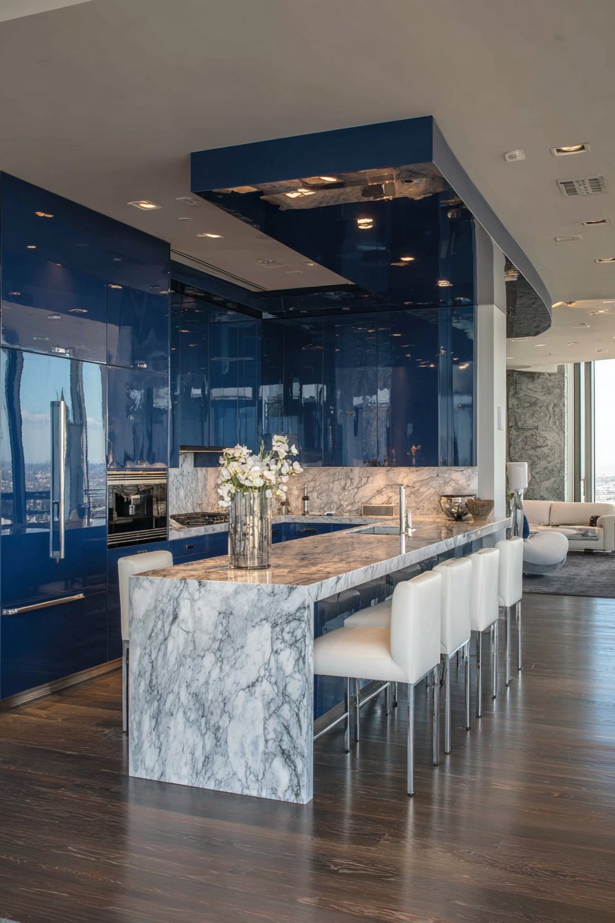 Contemporary Sophistication with High-Gloss Navy Blue Kitchen Cabinets