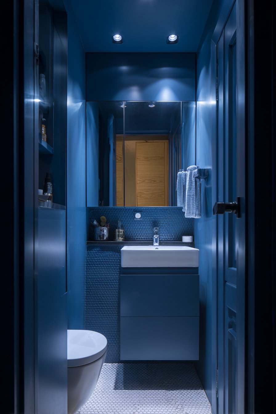 Space-Maximizing Compact Navy Design