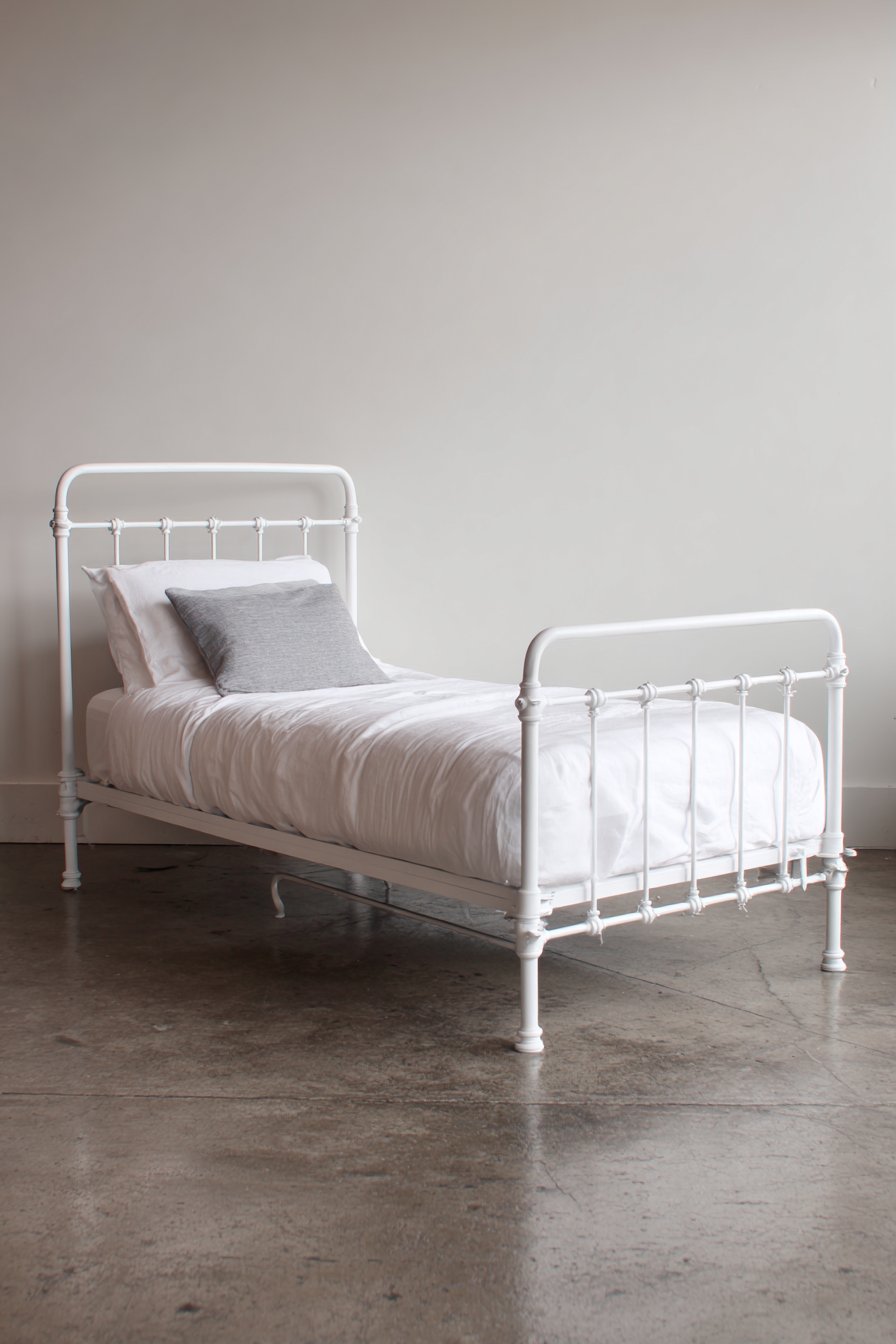 Pure Minimalism with Tubular Steel Precision