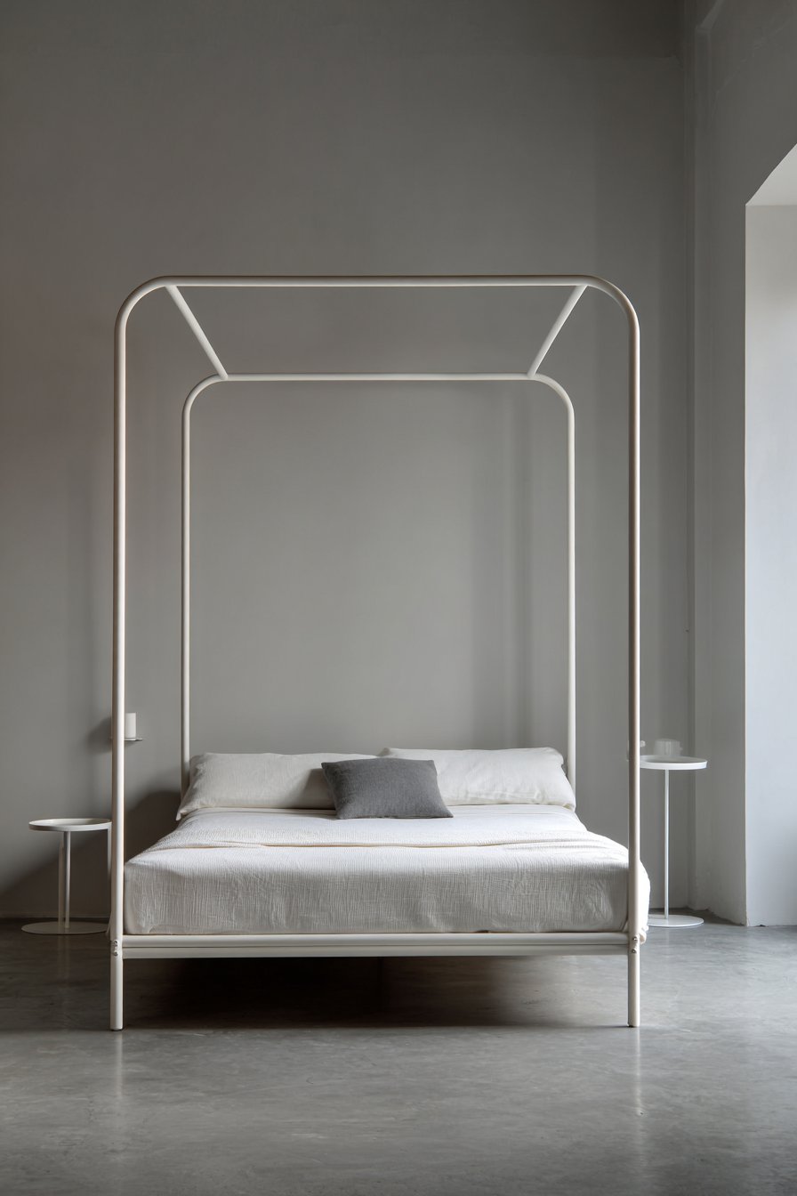 Pure Minimalism with Tubular Steel Precision